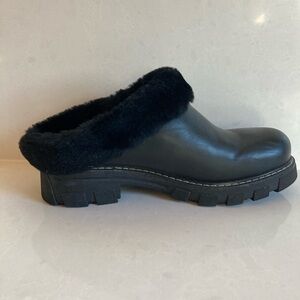 La Canadienne women’s always shearling lined clogs lug sole mules size 9